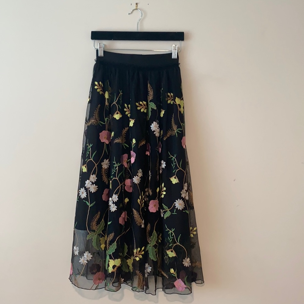 H&M Black Midi Skirt with Mesh Overlay and Floral Embroidery SZ US 4